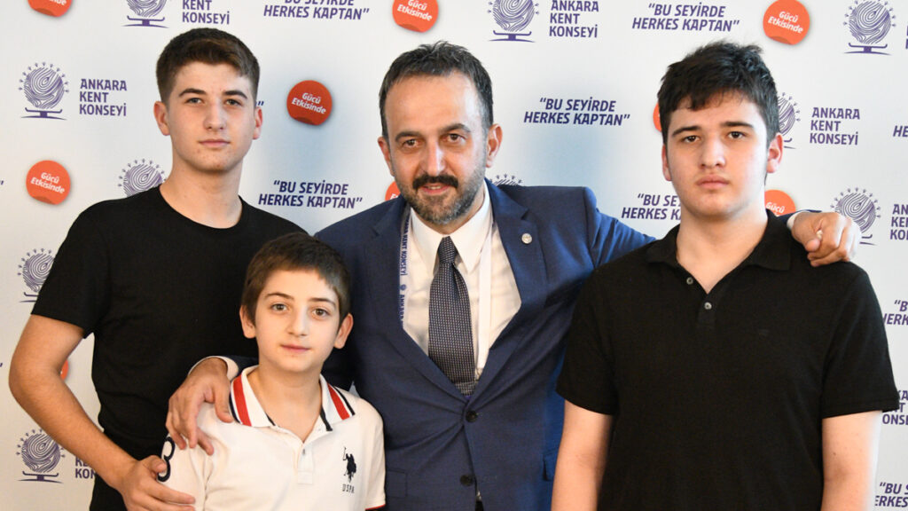Halil İbrahim Yılmaz ve Ailesi